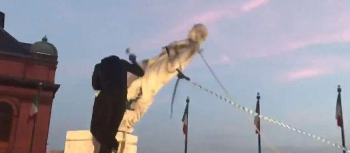 Σοκ στις ΗΠΑ: Ακροαριστεροί εξτρεμιστές γκρέμισαν το άγαλμα του Κολόμβου - Επικροτούν οι Δημοκρατικοί! (βίντεο)